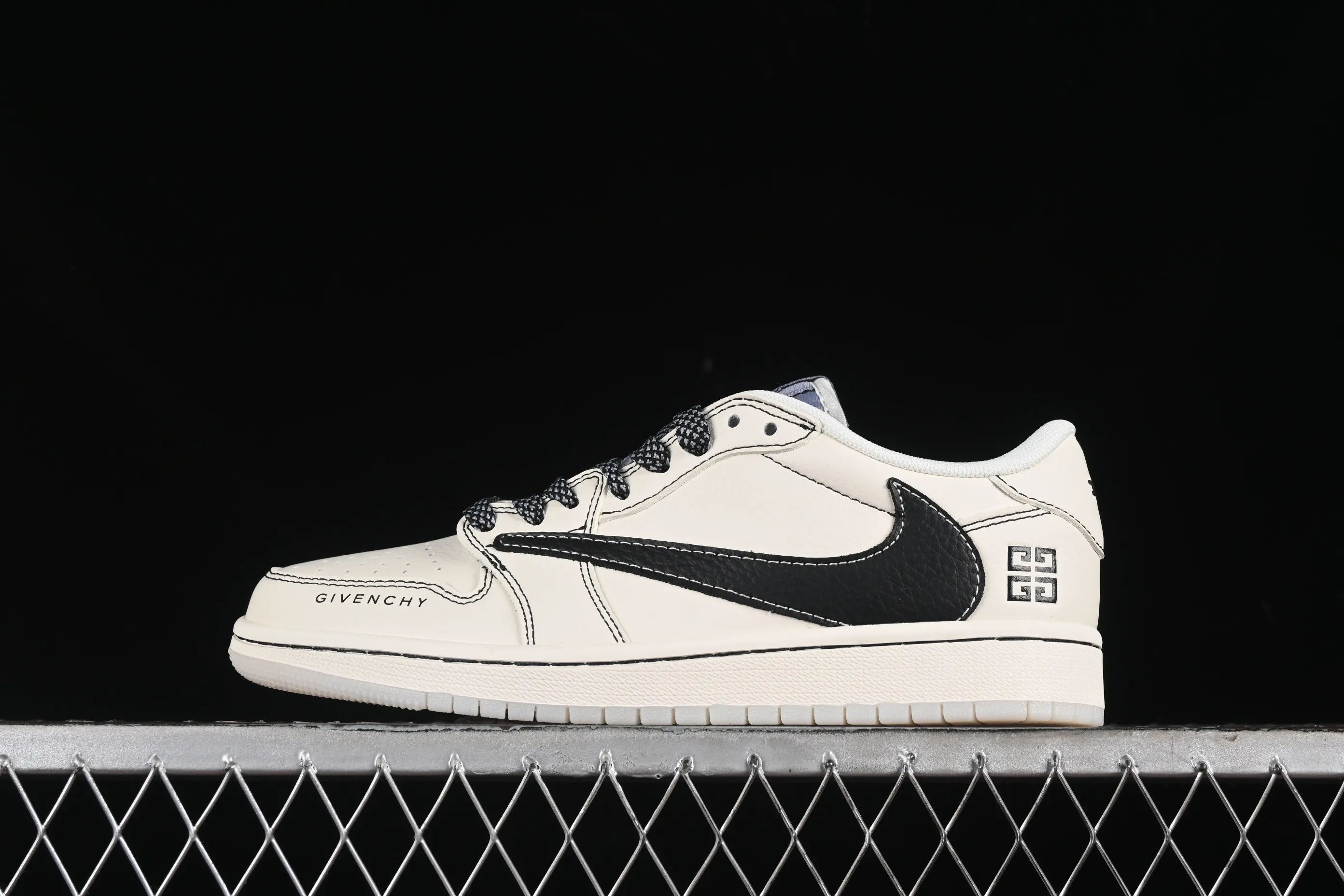 All categories Air Jordan Jordan series basketball shoes Air Jordan 1 Low high-end customized low-top sneakers Travis Scott x Fragment Design x Air Jordan 1 Low OG SP AJ1 Joe 1 Givenchy joint-black hook crystal low-top cultural casual sneakers XY2688-111